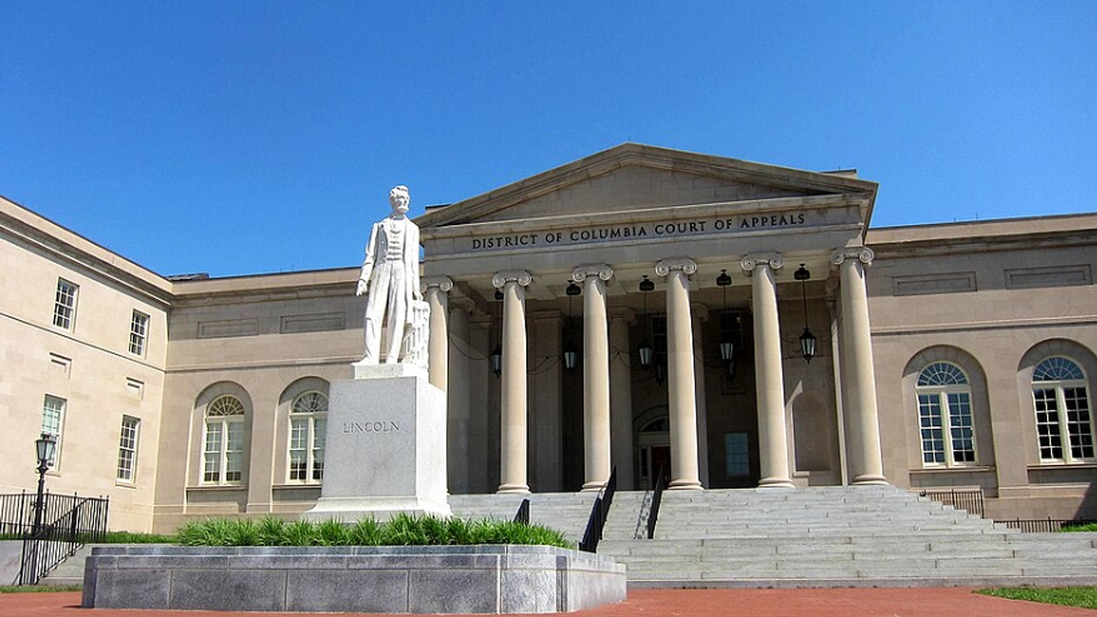 Photograph of a Washington, D.C., appeals court building, credited by SiliconANGLE to Wikimedia.
