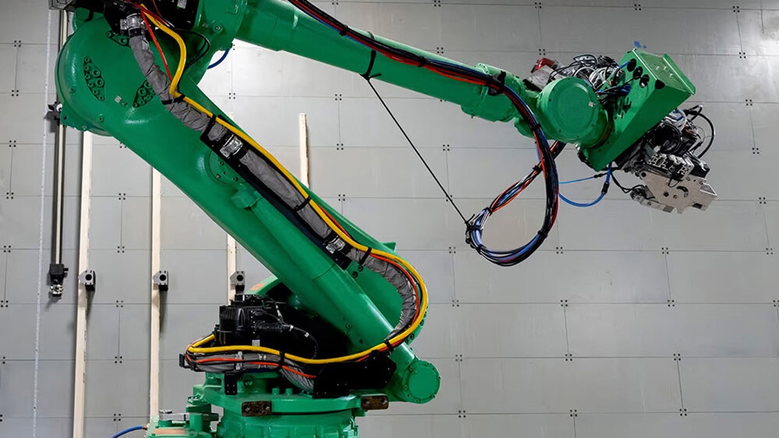 Source-provided image accompanying The Robot Report: Skild AI unveils S1 robot foundation model
